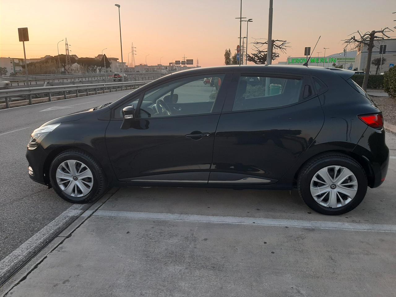 Renault Clio dCi 8V 75 CV 5 porte Duel