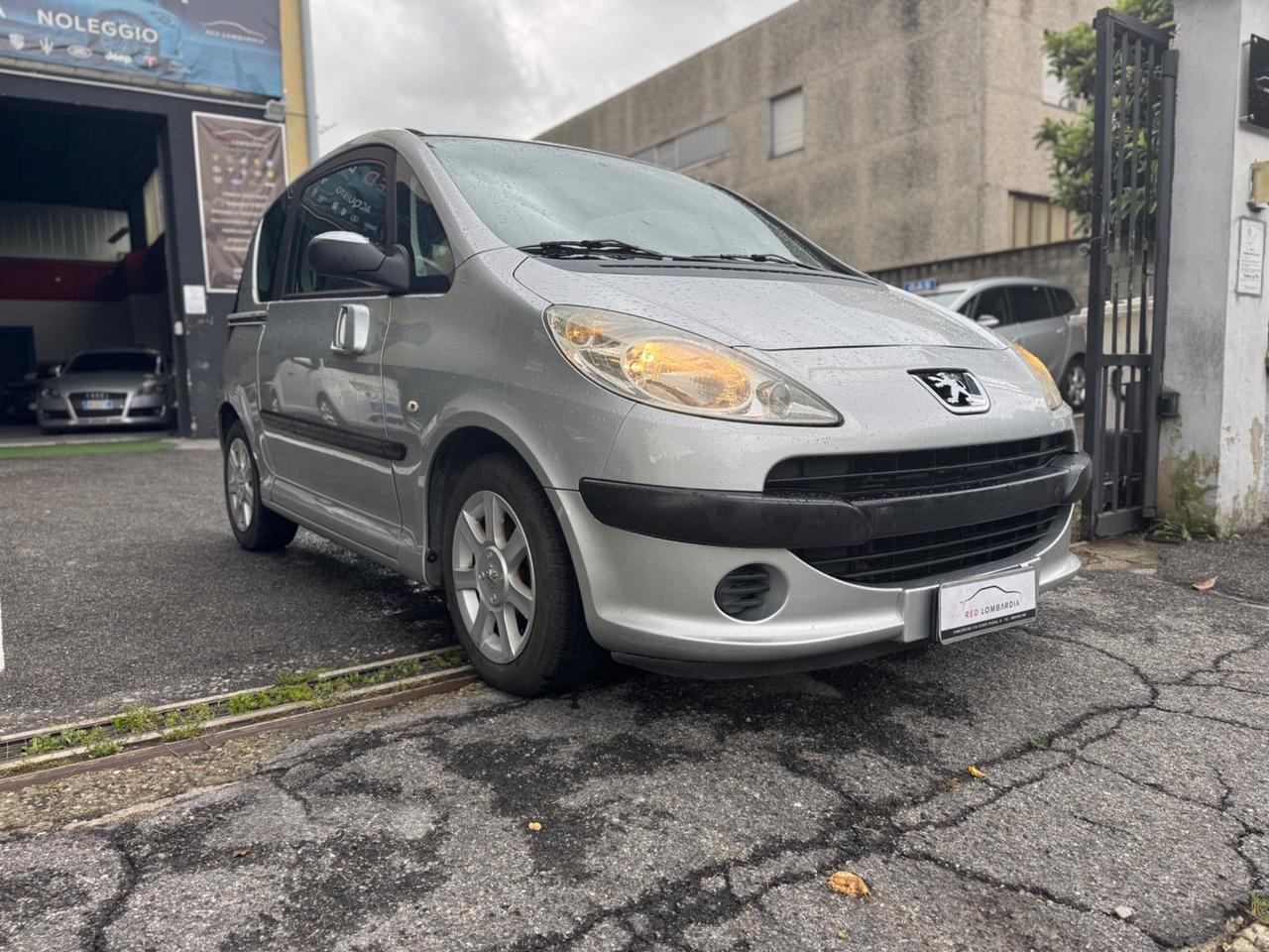 Peugeot 1007 1.4 HDi Sporty neopatentati