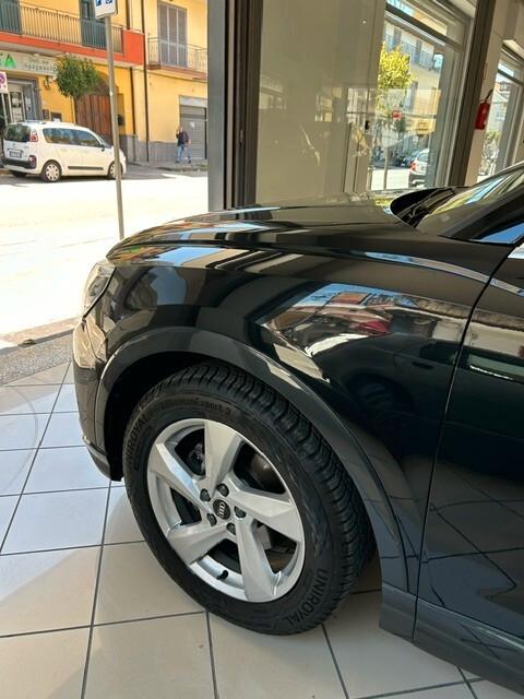 Audi Q3 35 2.0 tdi Advance Business S-tronic
