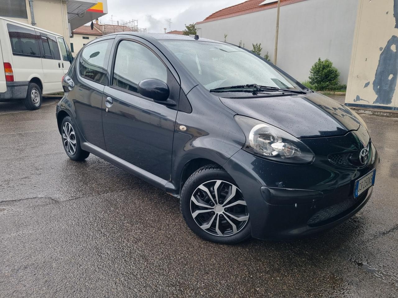 Toyota Aygo 1.0 12V VVT-i 5 porte Sol