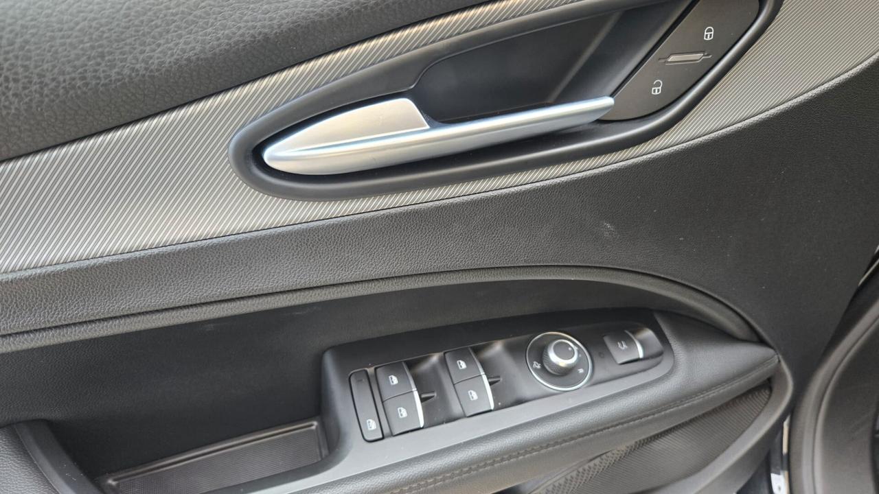 Alfa Romeo Stelvio 2.2 Turbodiesel 160 CV AT8 RWD Super
