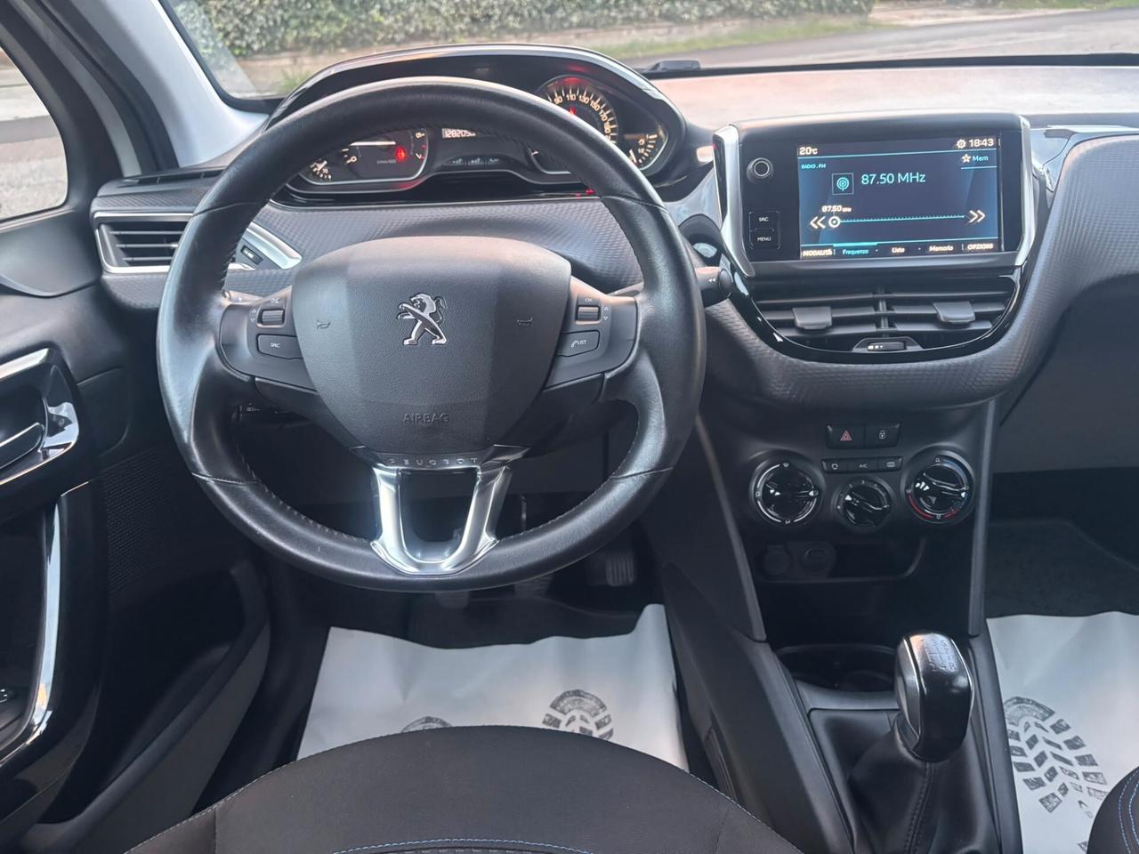Peugeot 208 PureTech 82 5 porte Allure