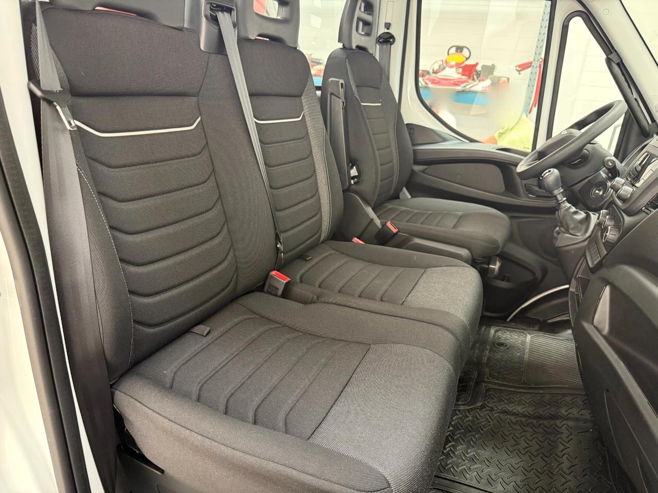 IVECO DAILY 35-180 3.0CC 175cv, PREZZO PIÙ IVA, MAI UTILIZZATO, CASSONE RIBALTABILE TRILATERALE, GRU HC, GARANZIA UFF, PERMUTE