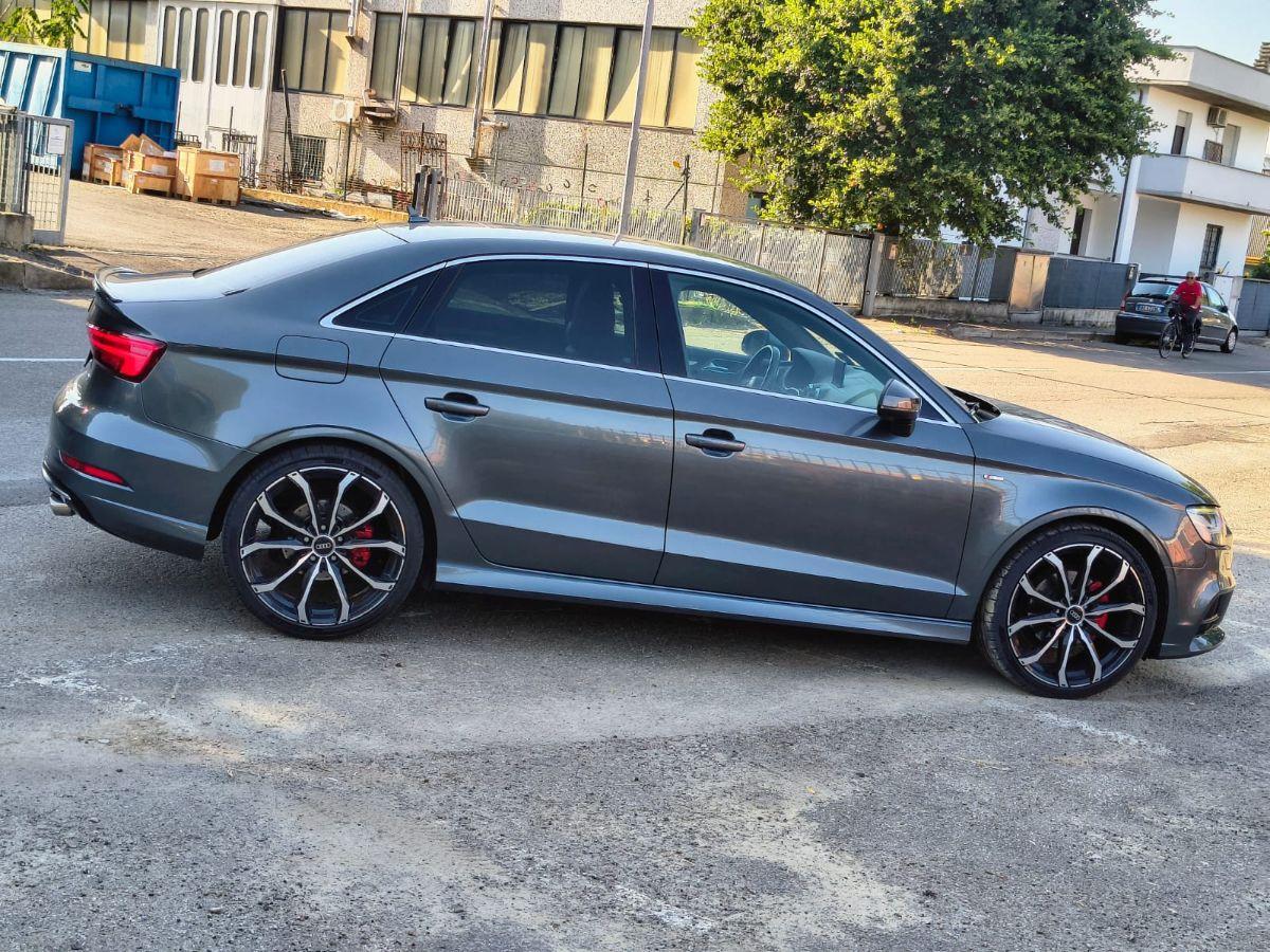 AUDI - A4 - 2.0 TDI 150CV S tronic Sport