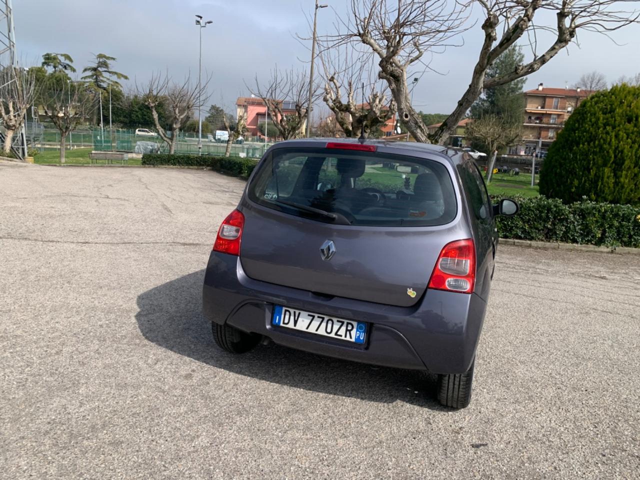 Utilitaria 1.2 benzina neopatentati