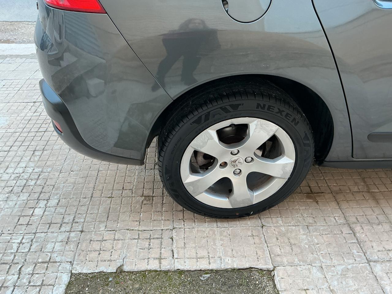 Peugeot 3008 1.6 HDi 110CV Premium