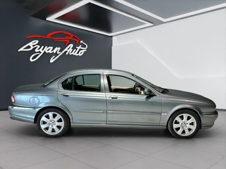 Jaguar X-Type 2.5 V6 24V cat Executive
