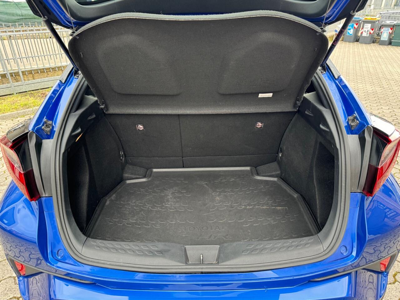 Toyota C-HR 1.8 Hybrid E-CVT Dynamic