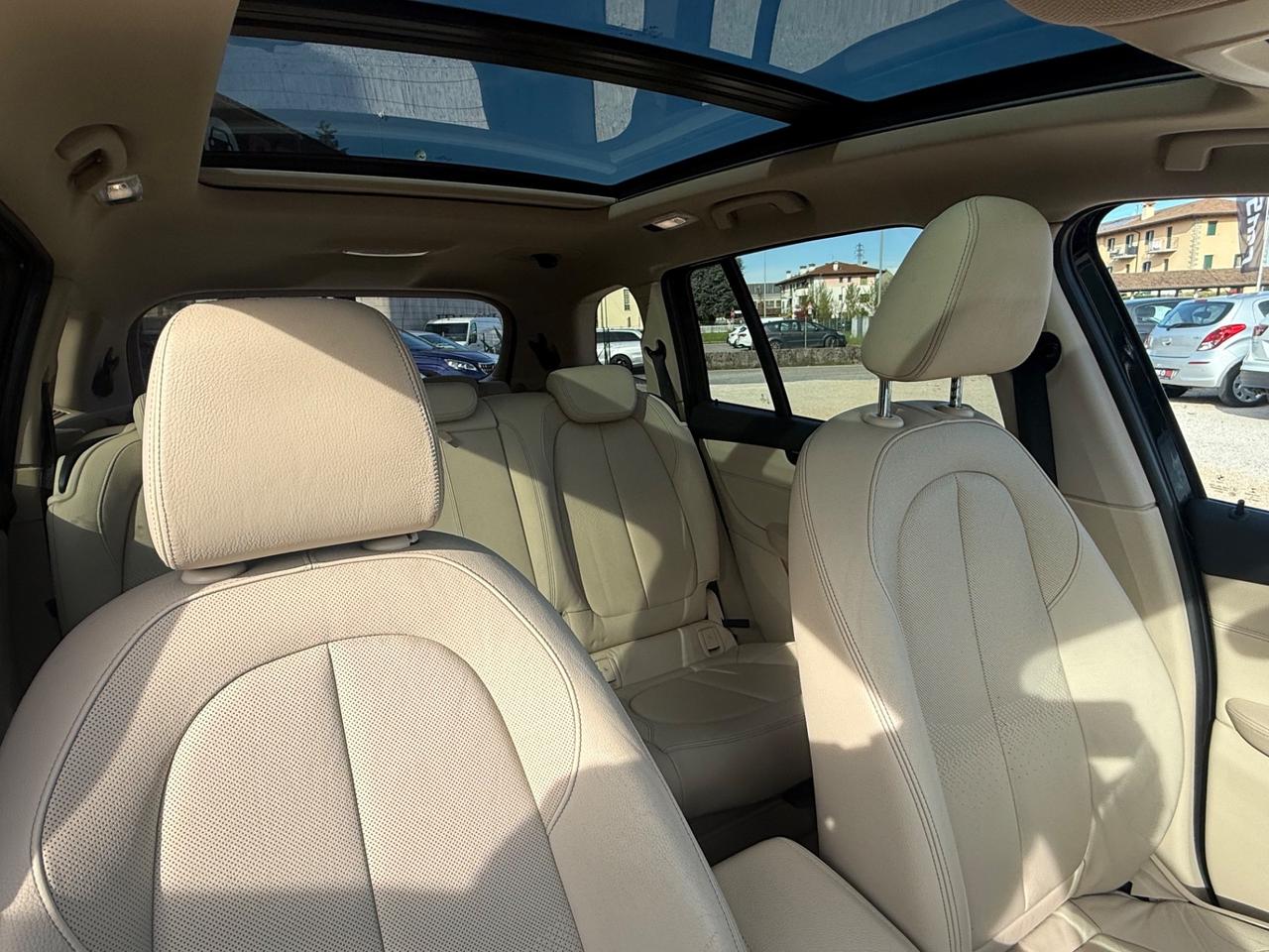 Bmw 2er Active Tourer 220d xDrive Luxury aut.