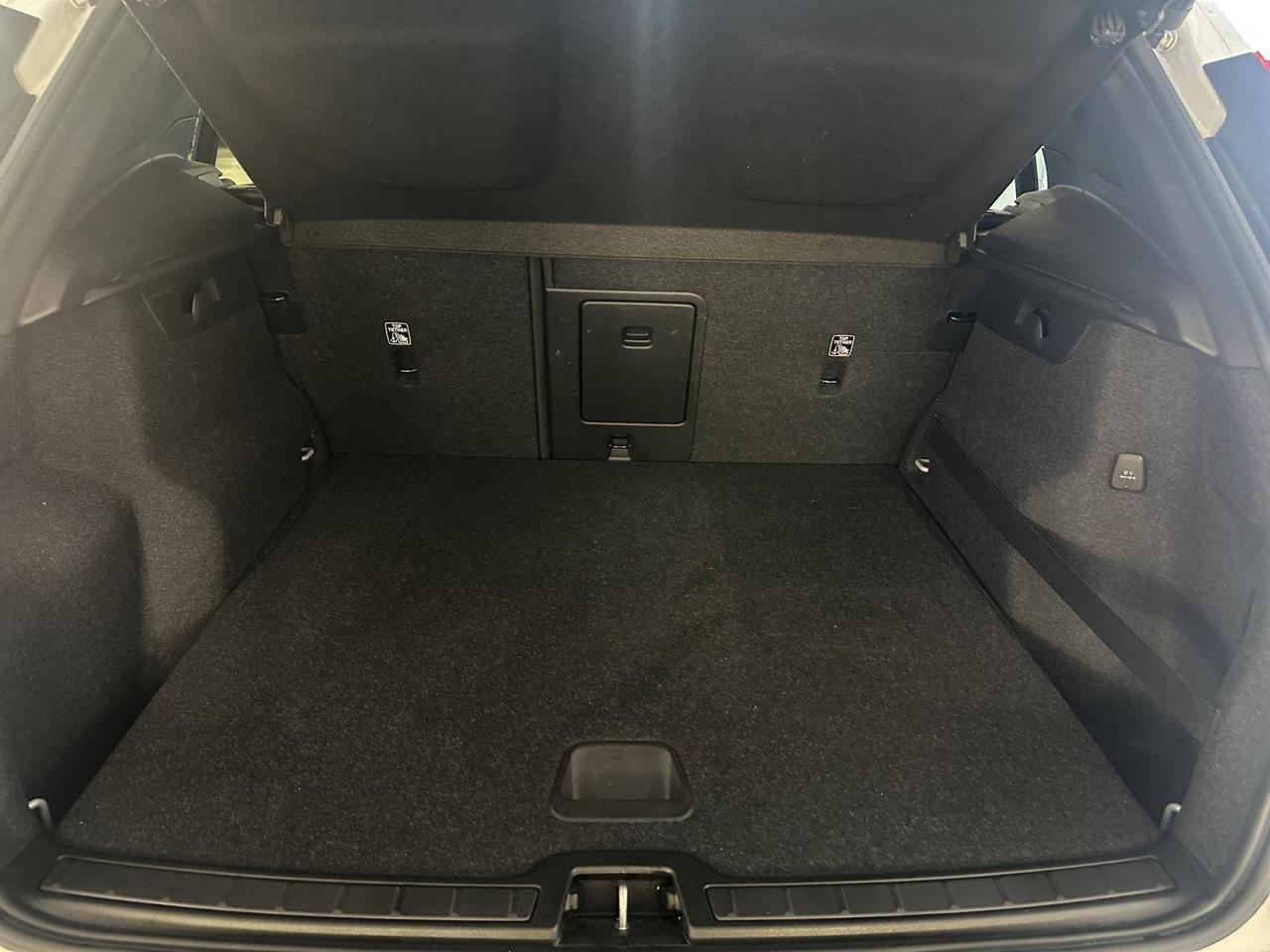 Volvo XC40 2.0 d4 Business Plus awd