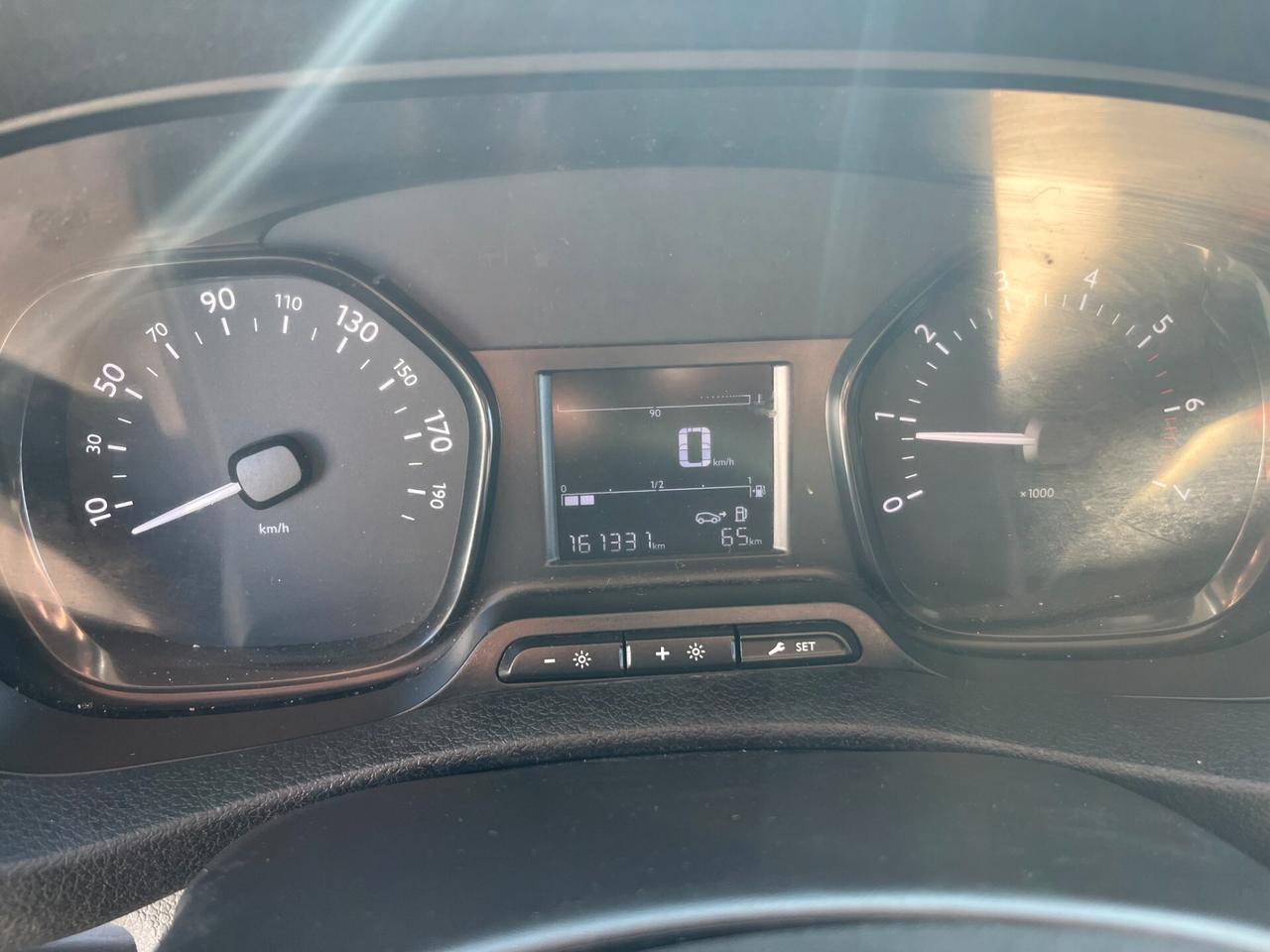 Peugeot Expert PREMIUM - 2.0 BlueHDi 120 S&S Standard