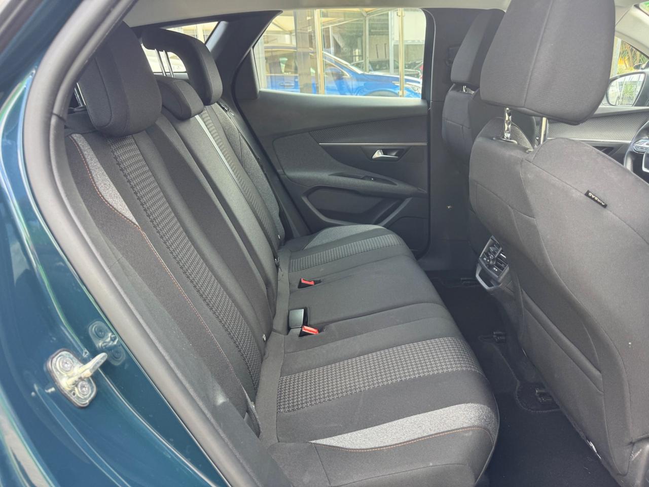 PEUGEOT 3008 1.5 BLUEHDI 130 CV ALLURE EAT8 FULL IVA