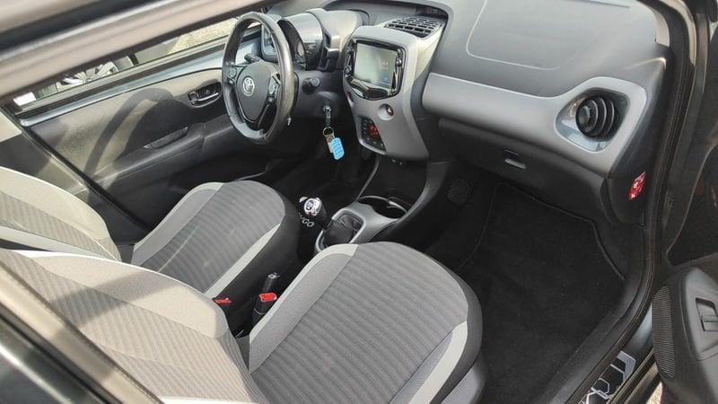 Toyota Aygo Aygo Connect 1.0 VVT-i 72 CV 5 porte x-wave
