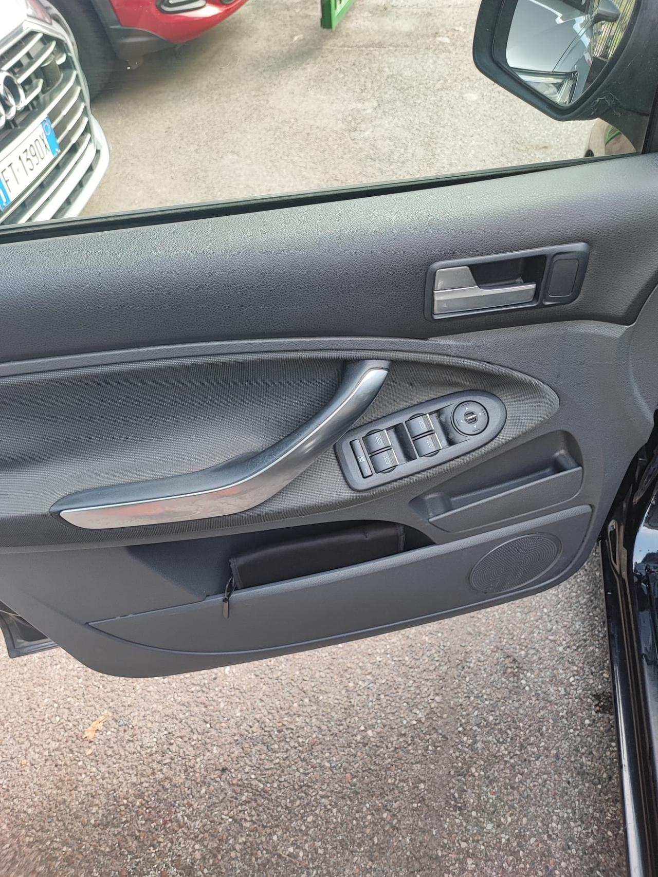 Ford C-Max 1.6 TDCi 90 CV Titanium