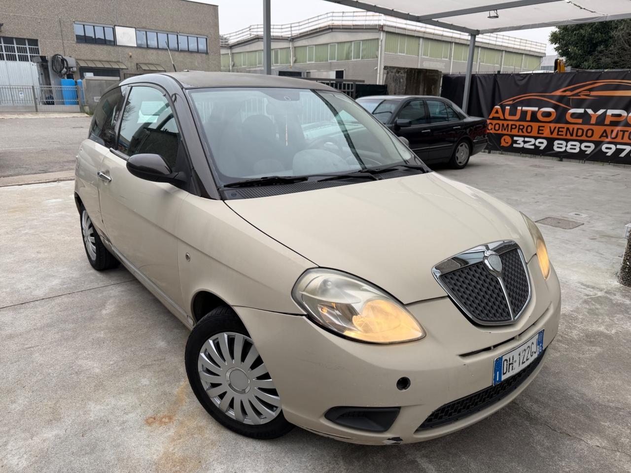 Lancia Ypsilon 1.2 benzina euro4 bicolore