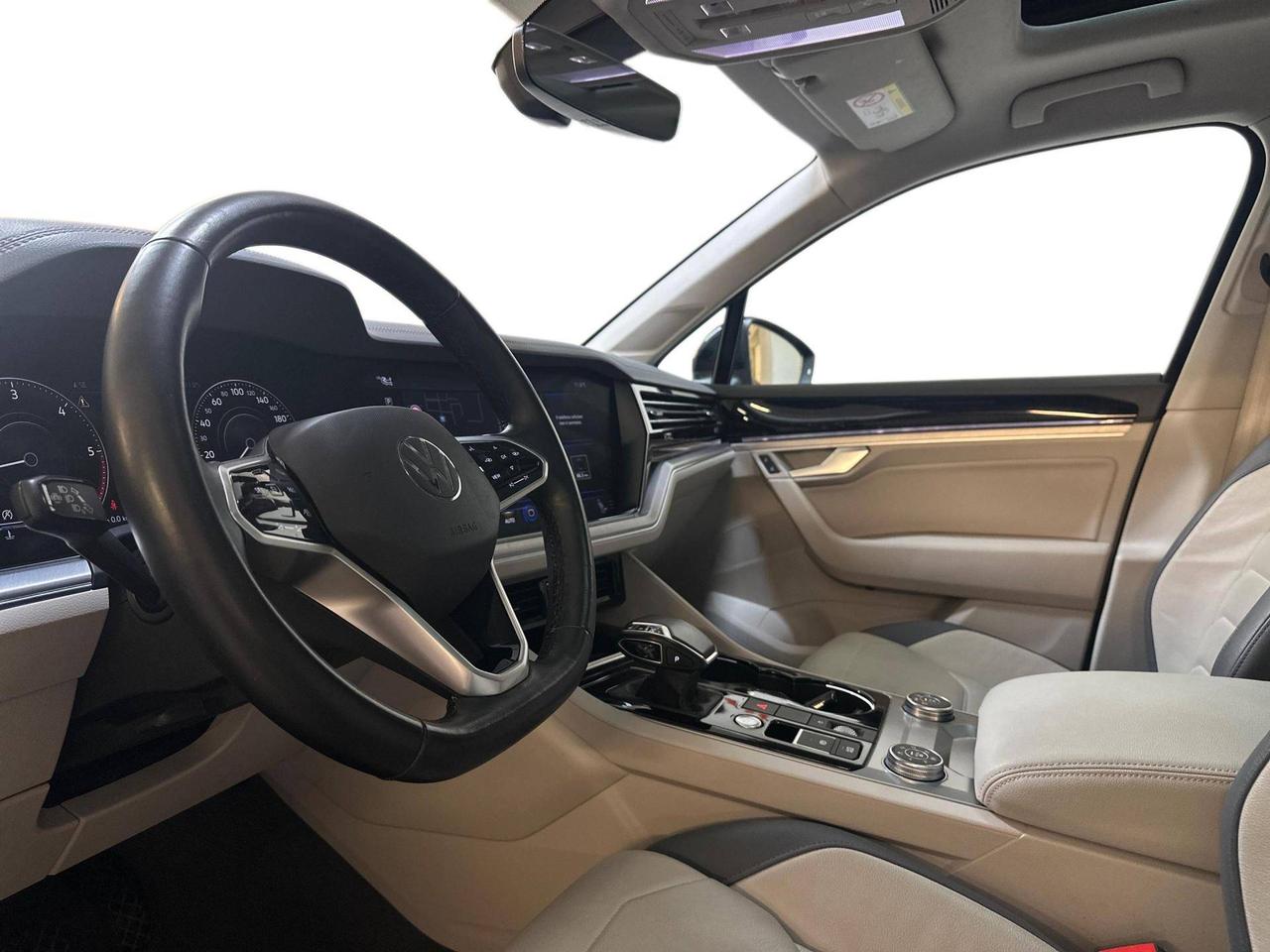 Volkswagen Touareg 3.0 V6 tdi Elegance 286cv