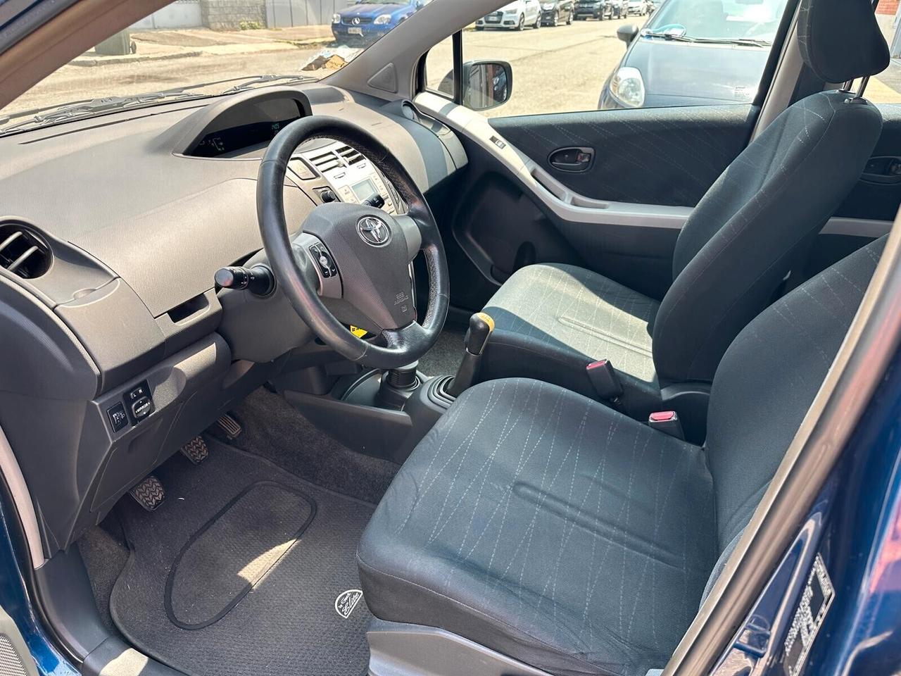 Toyota Yaris 1.0 5 porte