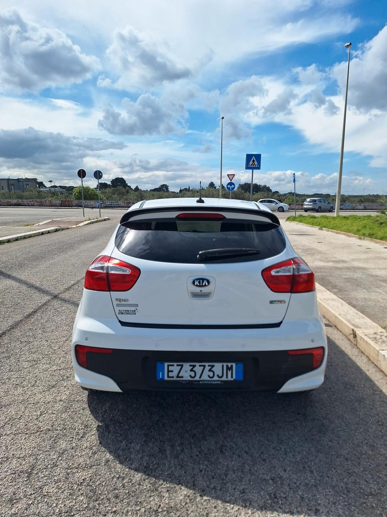 Kia Rio 1.4 CRDi 5p. Cool - 2015