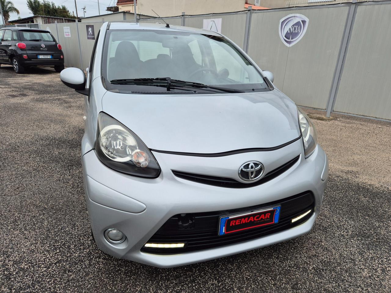 Toyota AYGO 1.0 VVT-i 5 porte AUTOMATICA RESTAYLIN NUOVA FULL