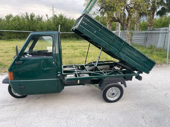 Piaggio Ape PIAGGIO APE CON VOLANTE CASSONE RIBALTABILE IDRAULICO