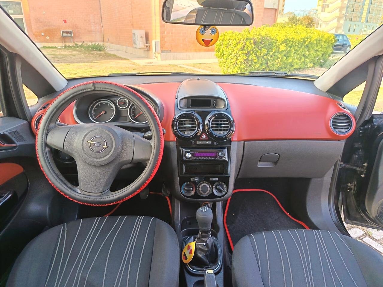 Opel Corsa 1.2 benz neopatentati 150.000km