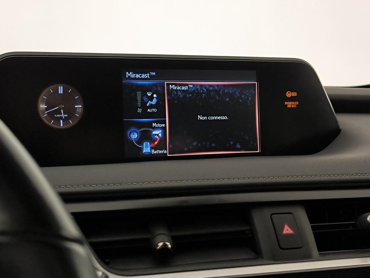 Lexus UX 250h 2.0 premium 4wd cvt