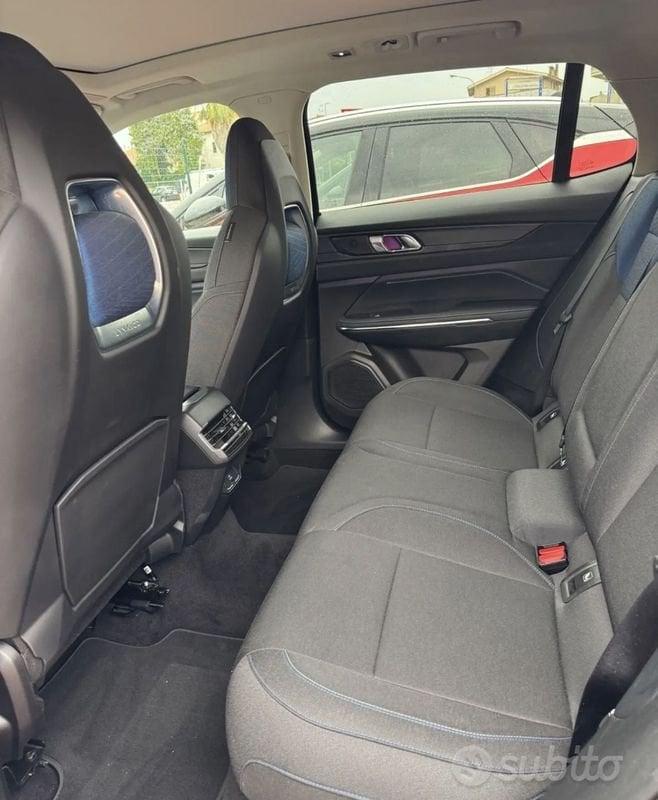 Lynk & Co 01 01 1.5 td phev auto