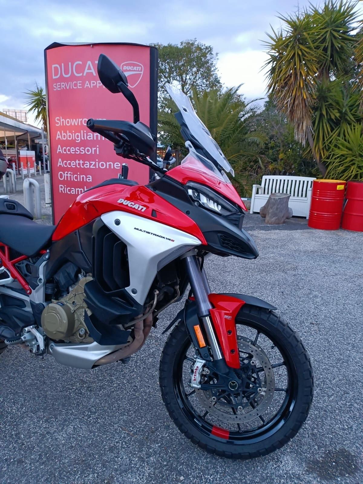 Ducati Multistrada V4 TRAVEL & RADAR