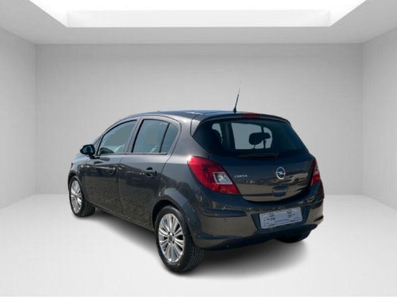 Opel Corsa 1.4 16V 5 porte Cosmo