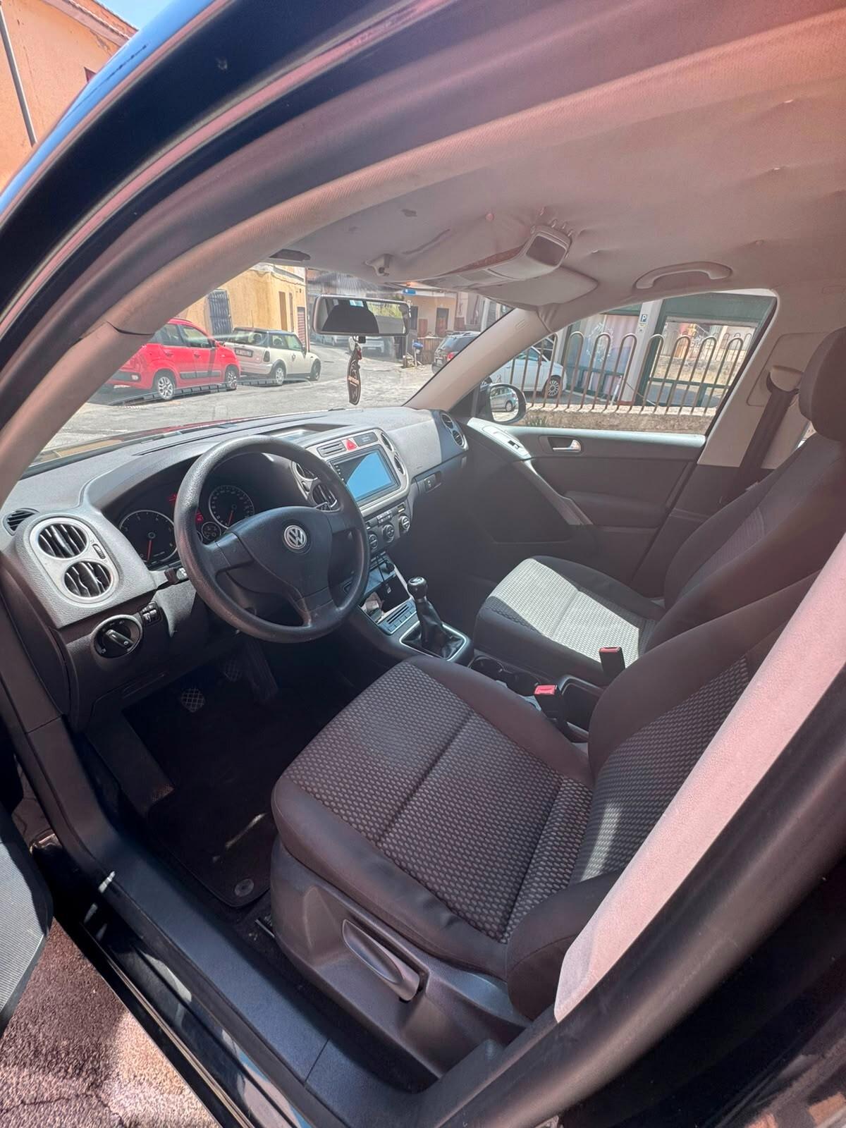 Volkswagen Tiguan 2.0 TDI 140 cv Sport & Style, ADATTA A NEOPATENTATI, TAGLIANDI CERTIFICATI, OTTIMO STATO