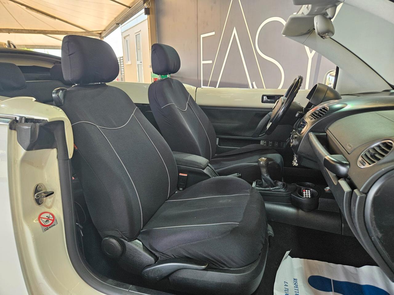 Volkswagen New Beetle Cabrio 1.6 FL