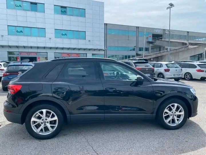 Audi Q3 35 TFSI Business