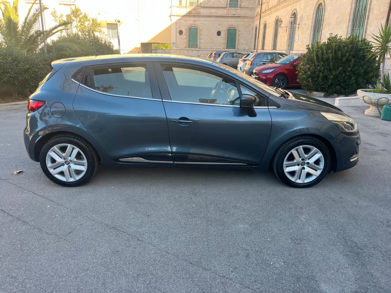 Renault Clio dCi 8V 90CV EDC Start&Stop 5 porte Energy Intens