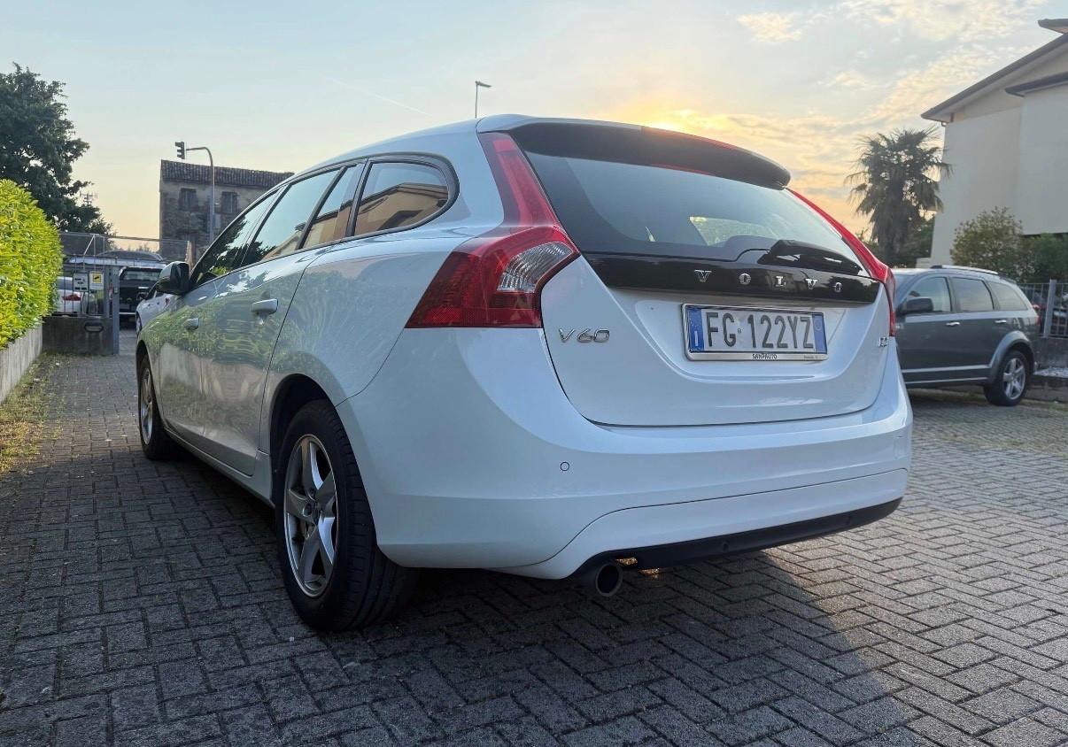 Volvo V60 Geartronic Momentum