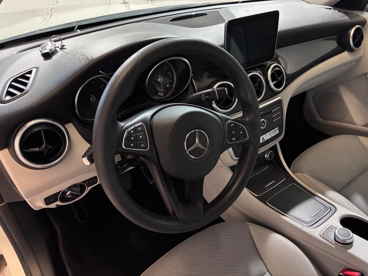 Mercedes-benz CLA 180 d Business