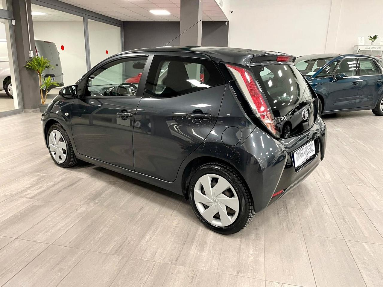 Toyota Aygo 1.0 VVT-i 69cv X-business