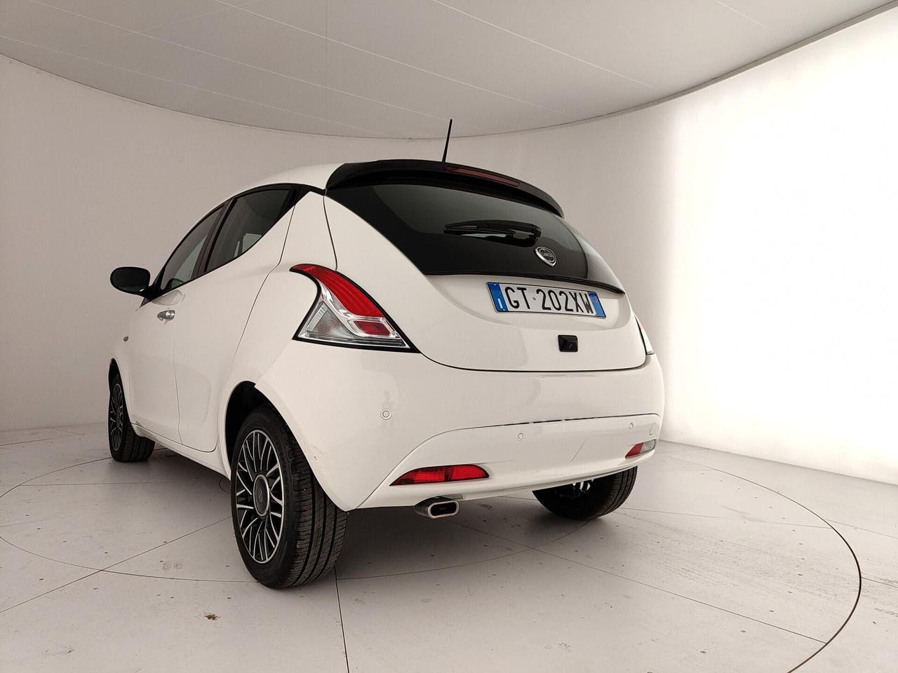 Lancia Ypsilon 1.0 FireFly 5 porte S&S Hybrid Platino