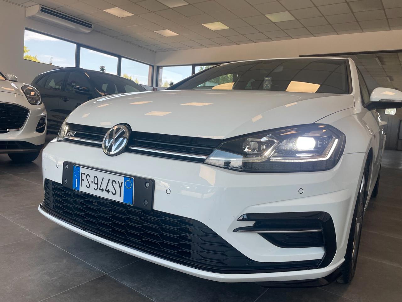 Volkswagen Golf 1.5 TSI 5p. R-Line