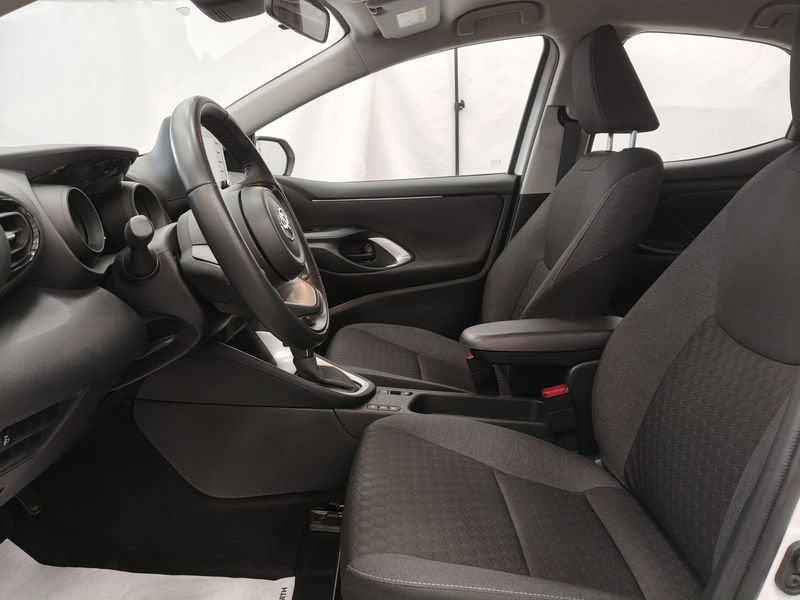 Toyota Yaris Hybrid Trend MY22