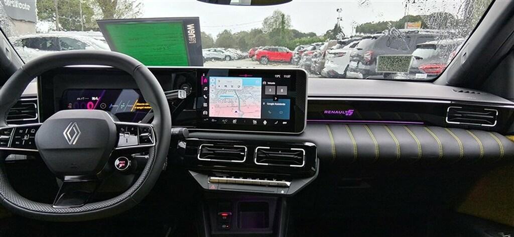Renault Renault 5 comfort range Iconic Cinq