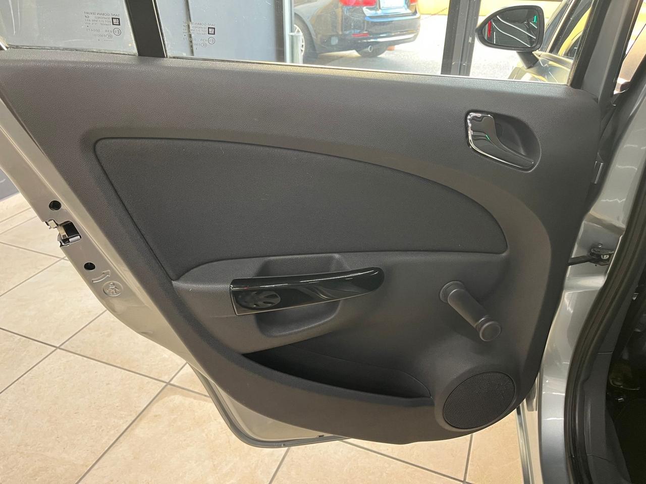 Opel Corsa 1.2 5 porte Ecotec OK NEOPATENTATI