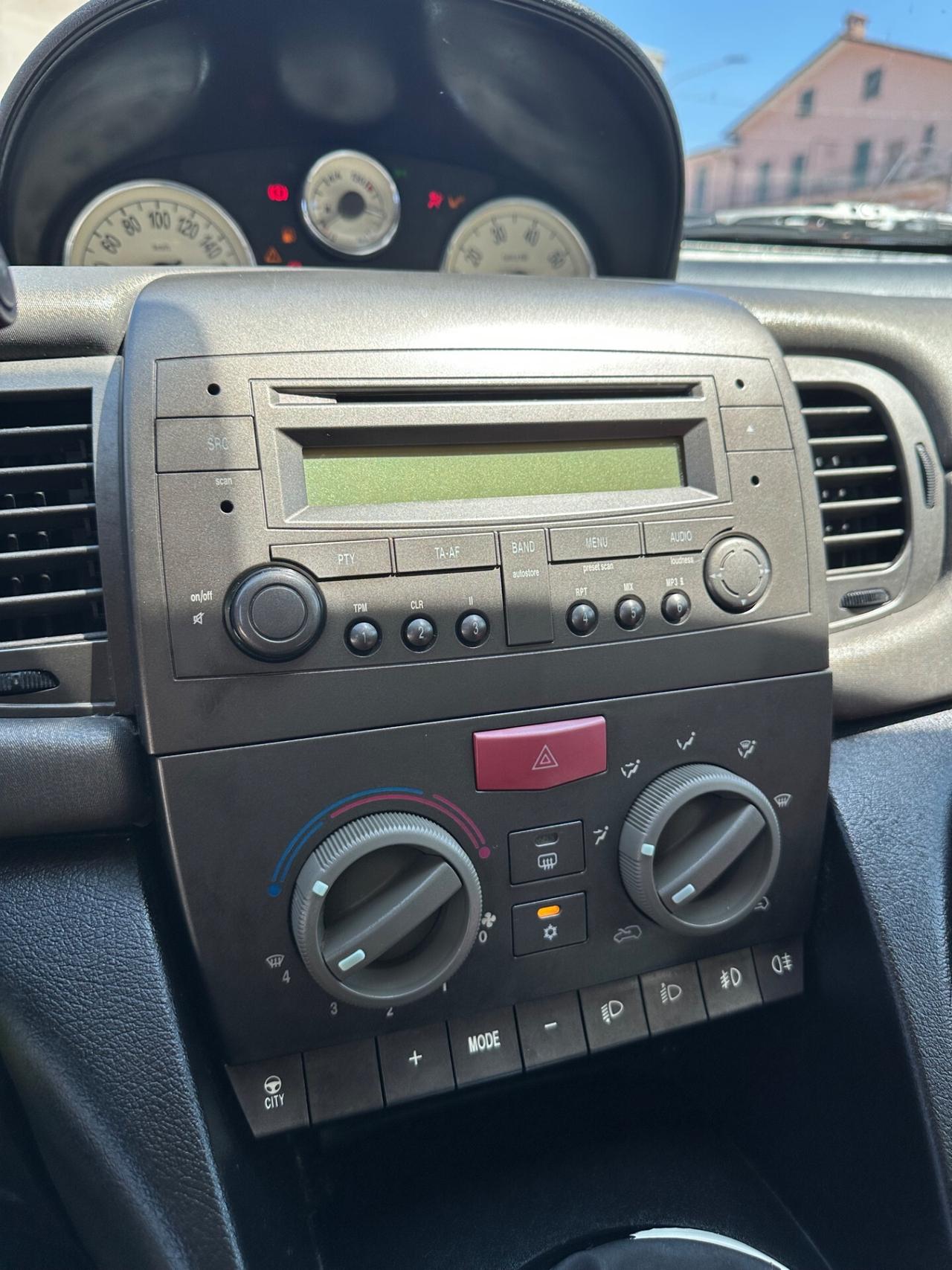 Lancia Ypsilon 1.3 Multijet 16V Platino