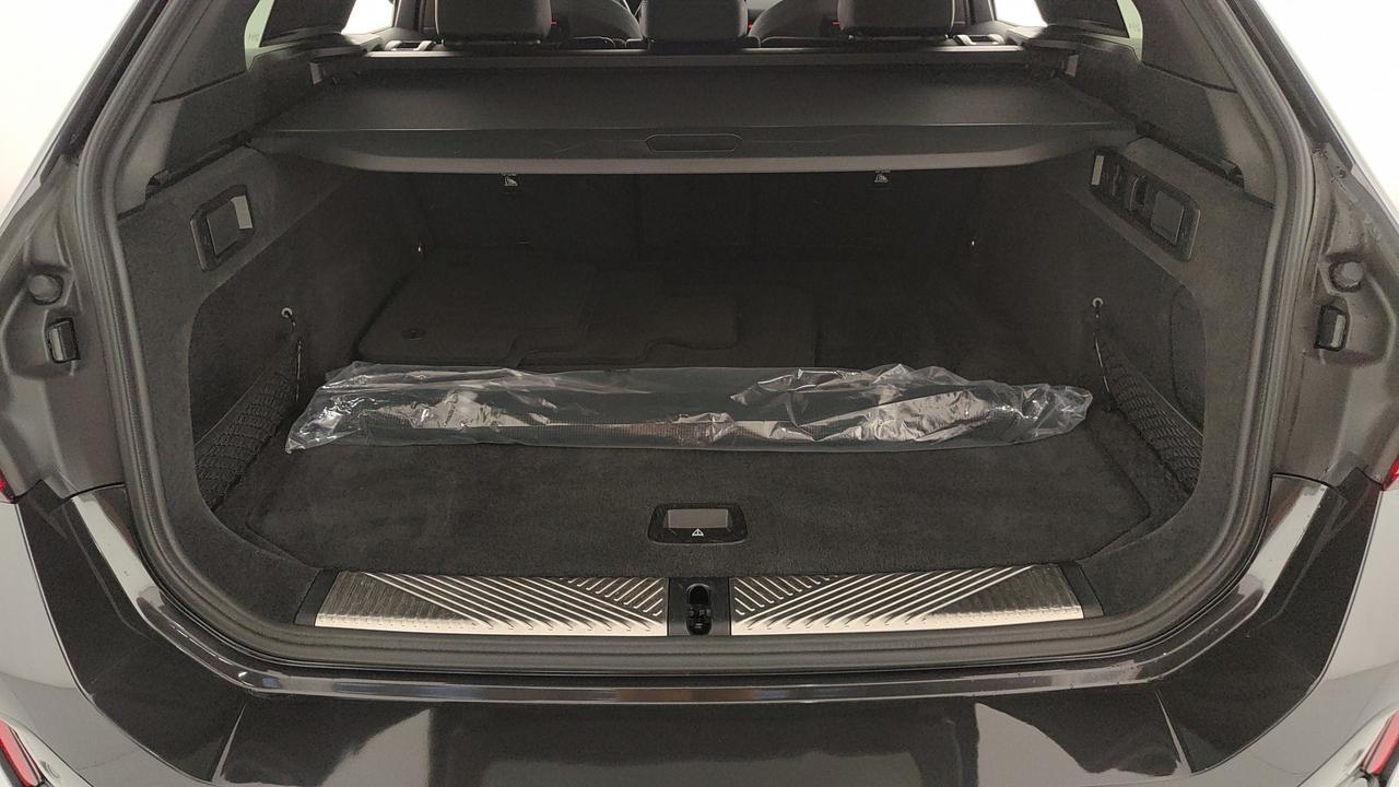 BMW Serie 5 G61 2024 Touring - 520d Touring 48V xdrive MSport Pro auto