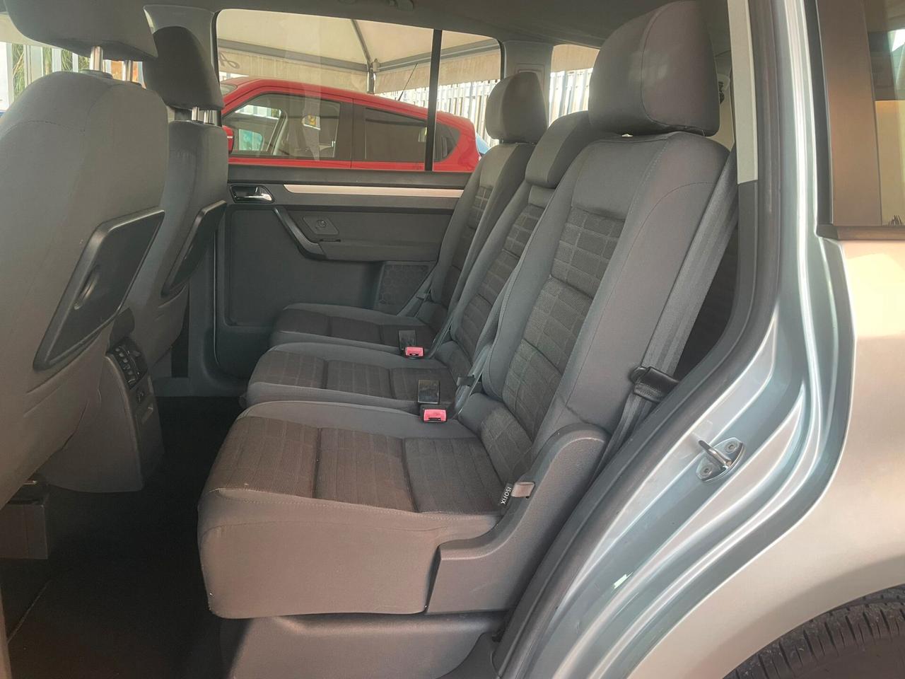 Volkswagen Touran 2.0 TDI Highline 7 POSTI