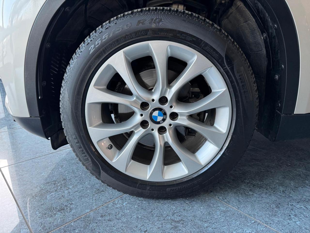 BMW X5 xdrive25d 218 CV Navi Led Dvd Uniprop