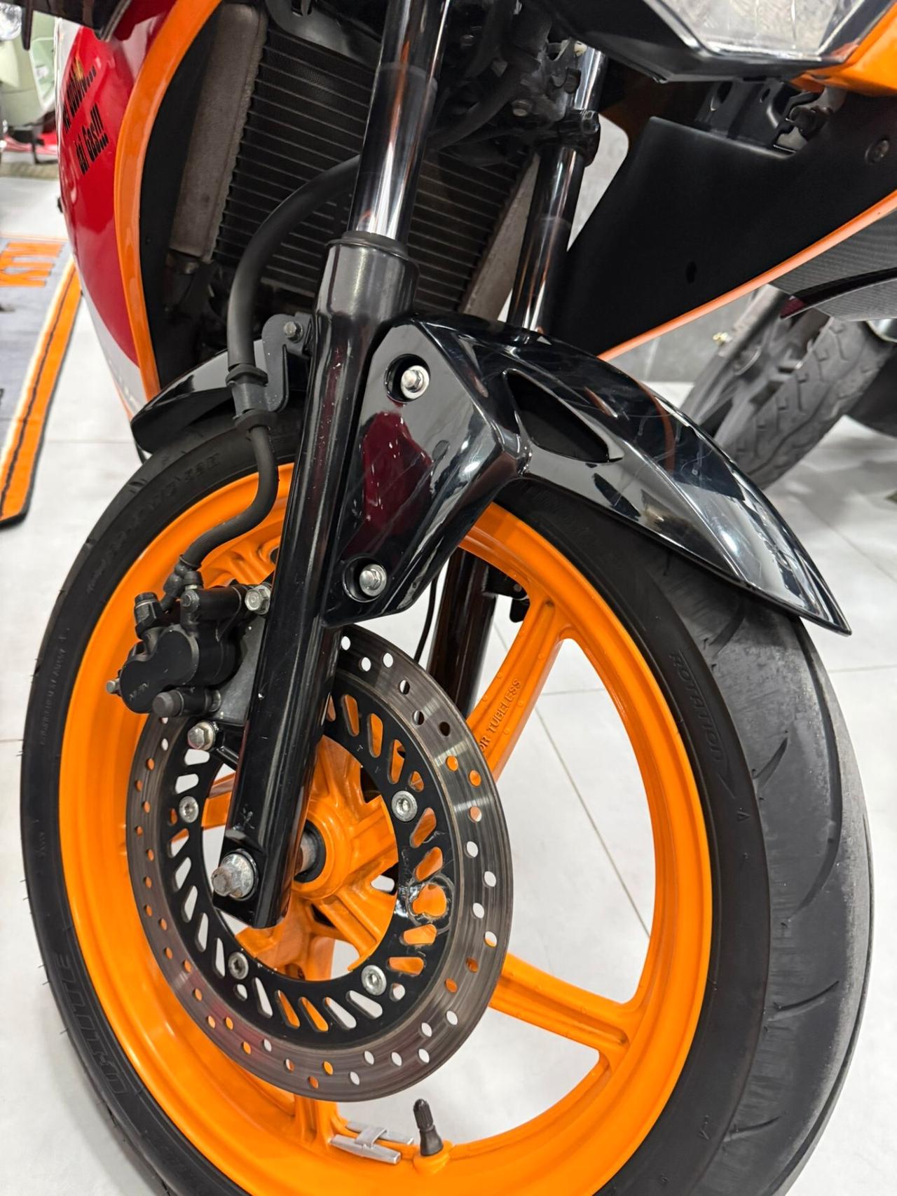 Honda CBR 125 R Repsol