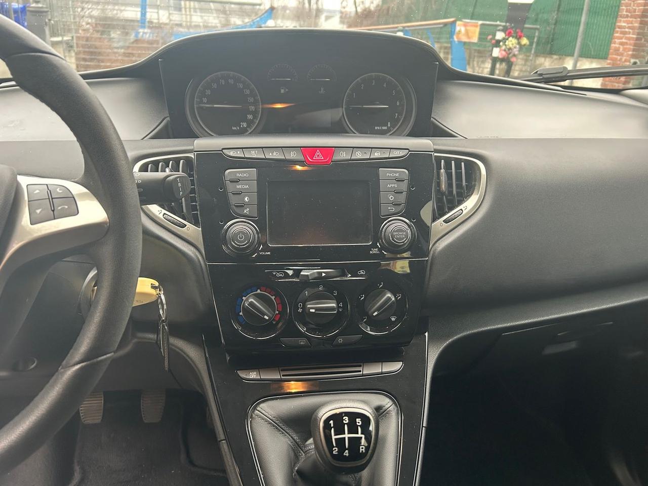 Lancia Ypsilon Platinum 1.2 #8761