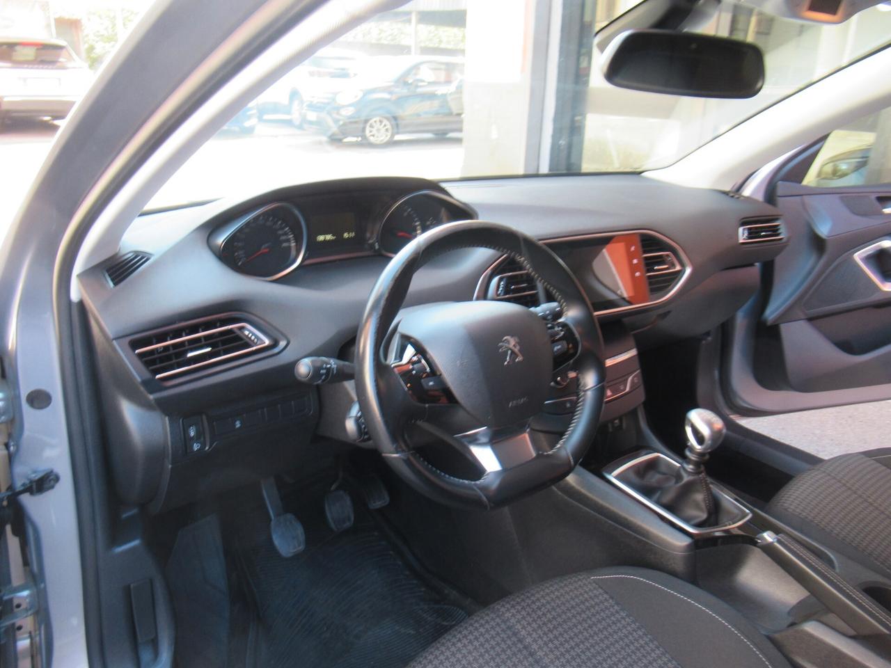 Peugeot 308 BlueHDi 130 S&S Business