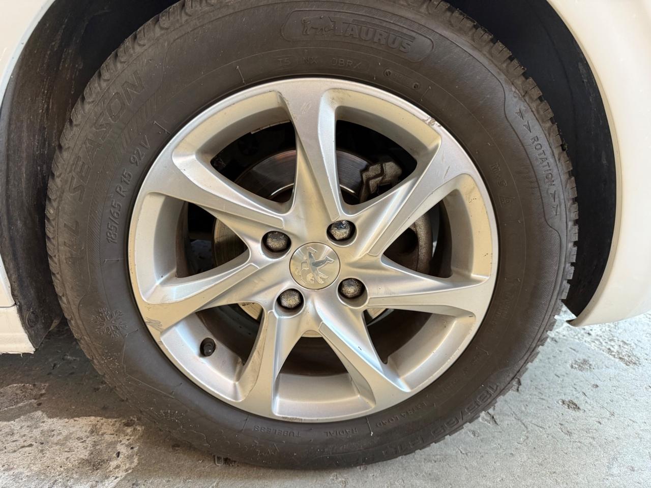 Peugeot 208 1.4 HDi 68 CV 5 porte Active UNICOPROP CINGHIA FATTA