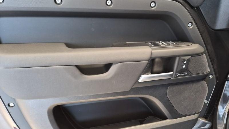 Land Rover Defender D250 AWD Auto 90 X-Dynamic SE